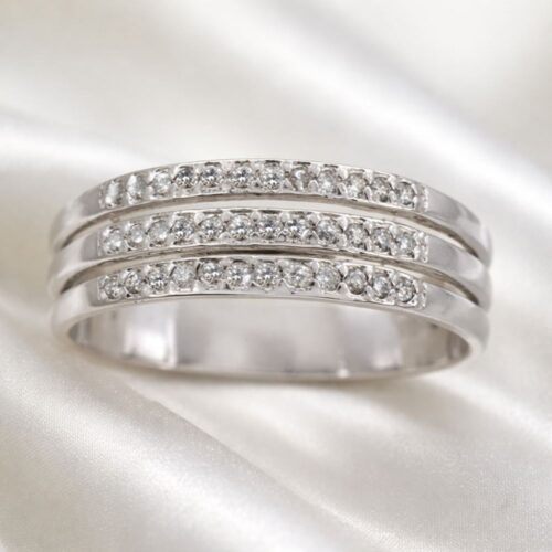 Valkokultainen timanttisormus V9048