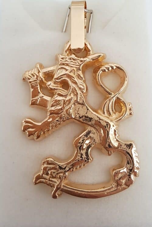 Kultainen Suomileijona-riipus iso