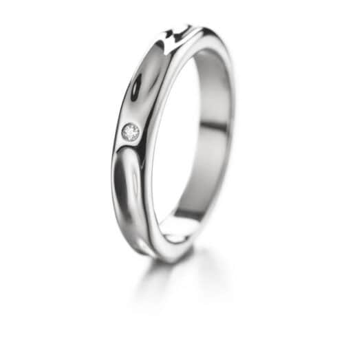 Lumoava Hunaja sormus timantilla valkokulta